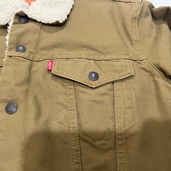 Levi’s Sherpa Lining, Denim Jacket, Medium - Picture 9 of 17